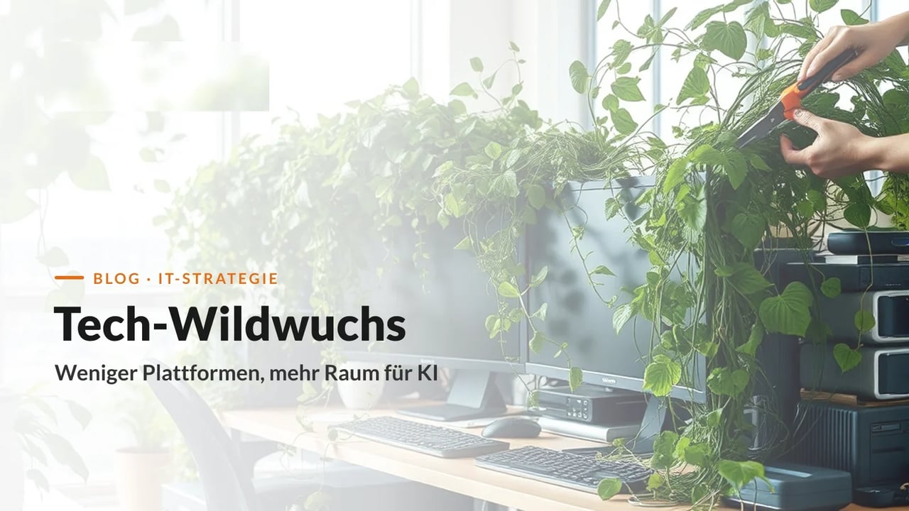 Tech-Wildwuchs eindämmen: von Ranken überwucherte Monitore werden mit der Gartenschere zurückgeschnitten, Sinnbild für Plattformkonsolidierung (KAEMI)